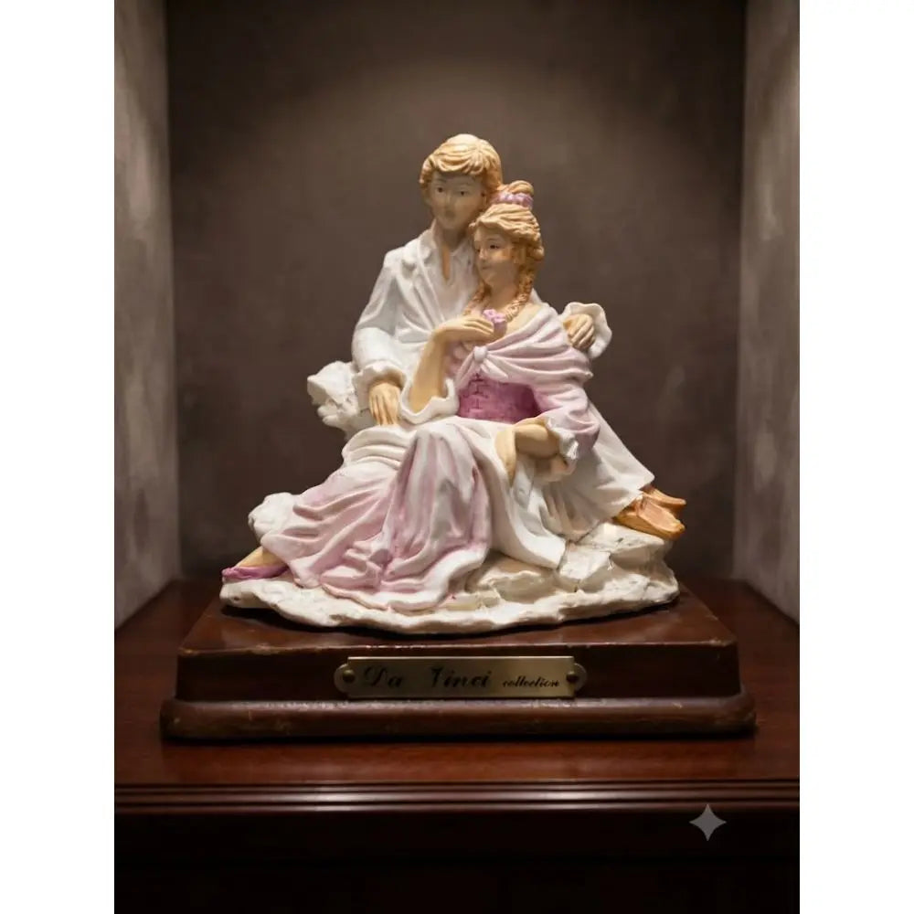 Da Vinci Collection, Add a touch of timeless sophistication to your home with this exquisite Da Vinci Collection porcelain sculpture